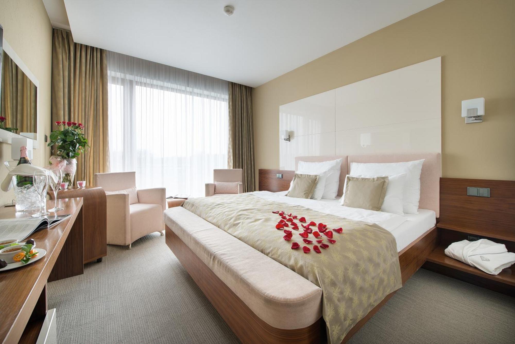 Wellness Hotel Diamant Hluboká nad Vltavou Esterno foto