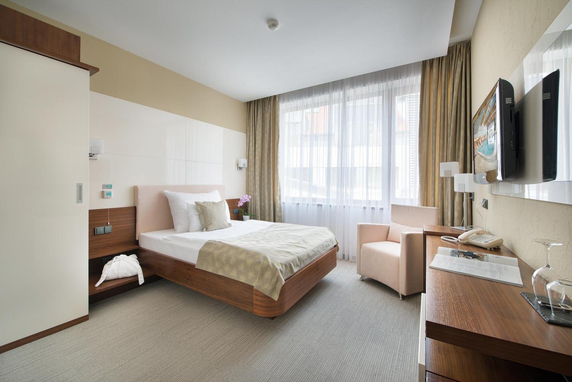 Wellness Hotel Diamant Hluboká nad Vltavou Esterno foto