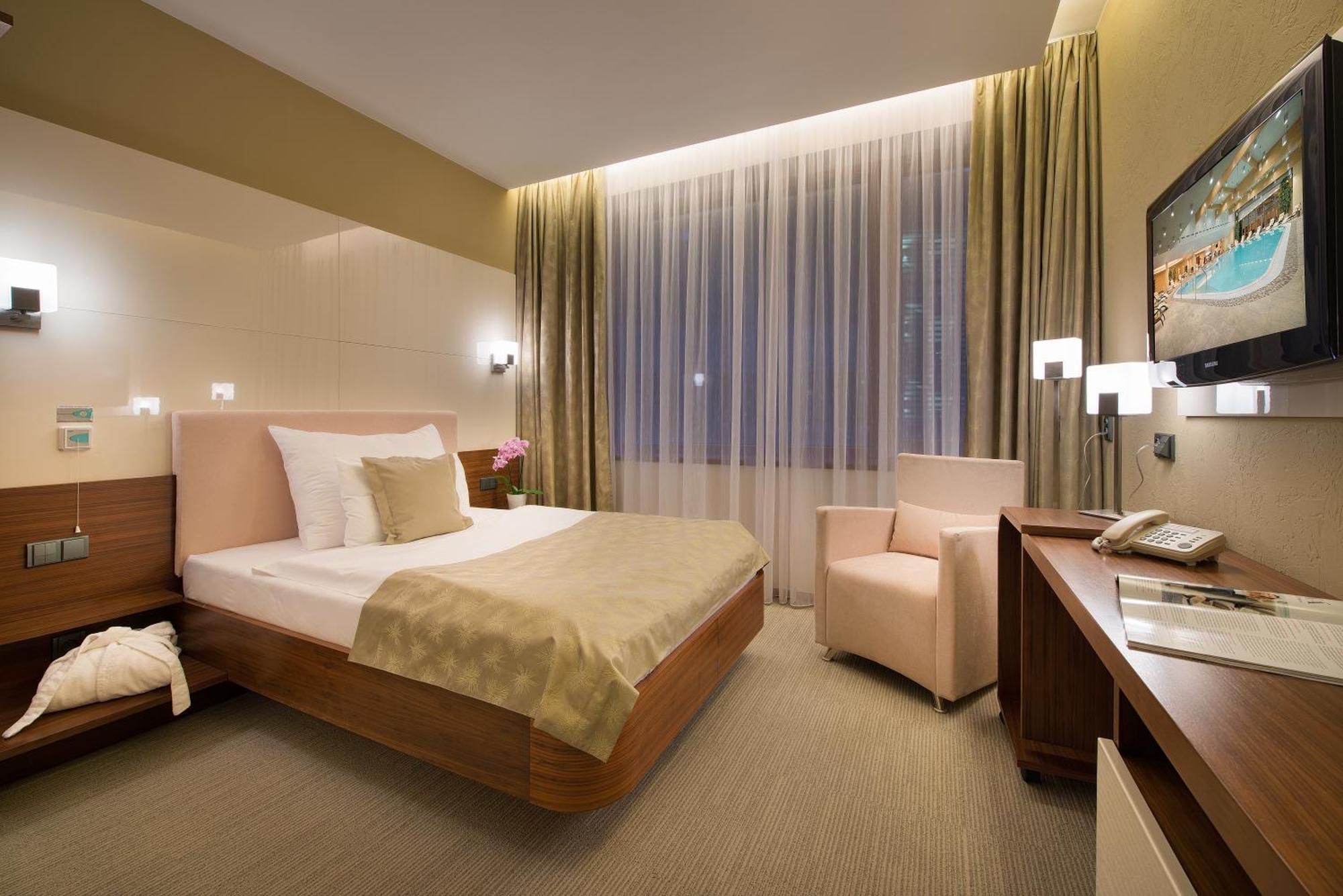 Wellness Hotel Diamant Hluboká nad Vltavou Esterno foto