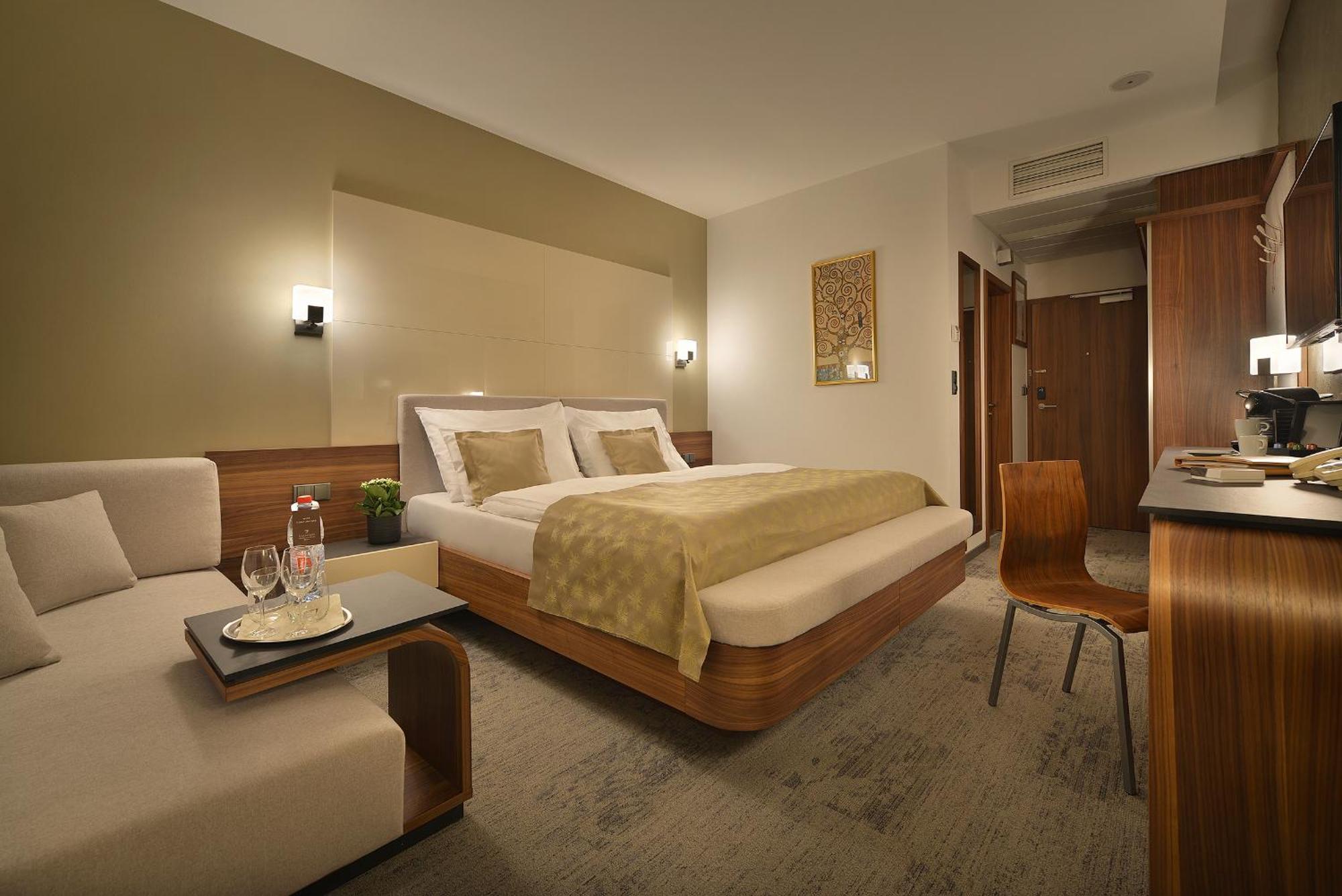 Wellness Hotel Diamant Hluboká nad Vltavou Esterno foto