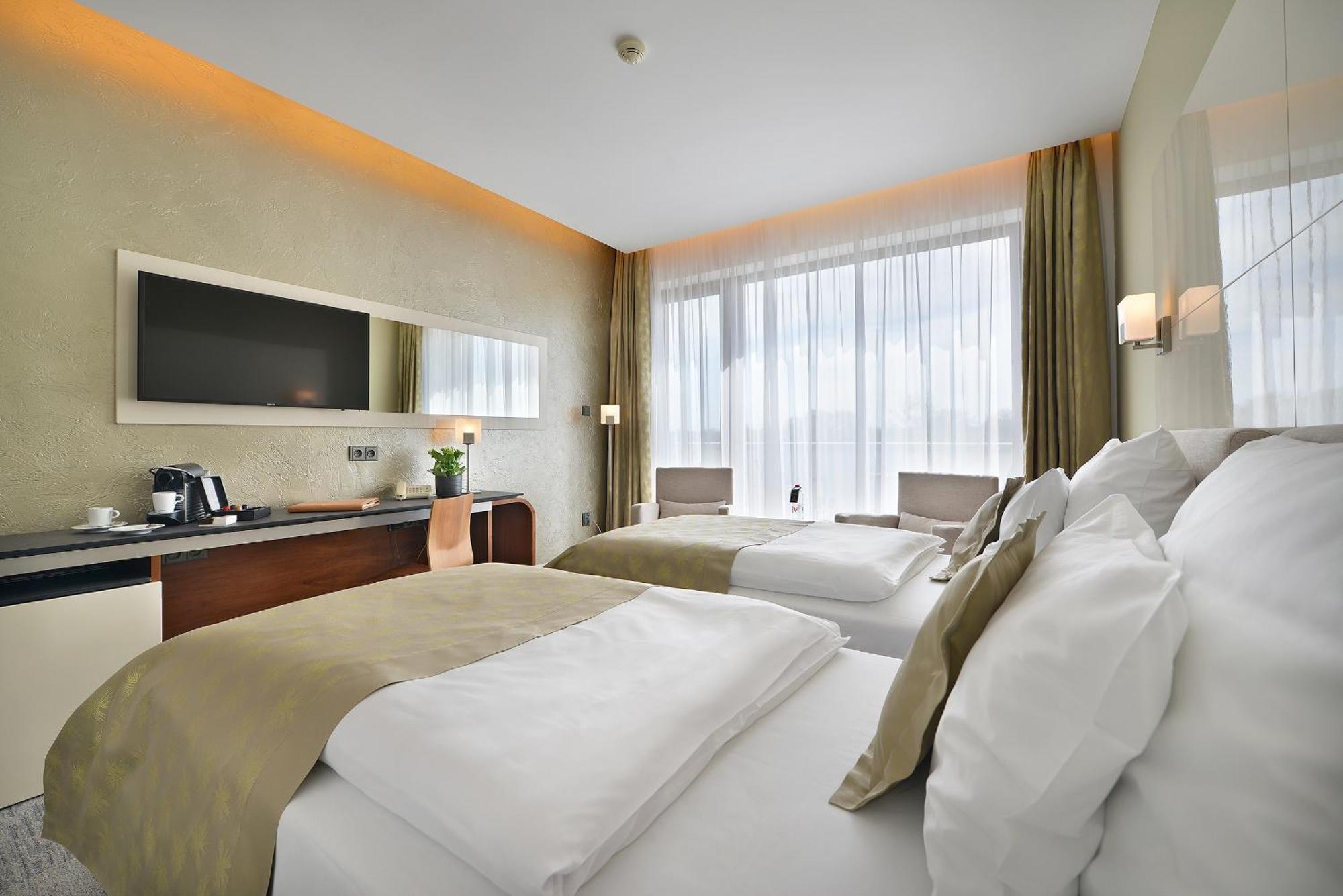 Wellness Hotel Diamant Hluboká nad Vltavou Esterno foto