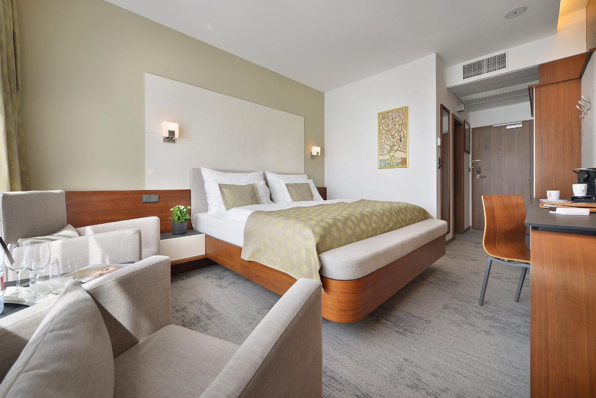 Wellness Hotel Diamant Hluboká nad Vltavou Esterno foto