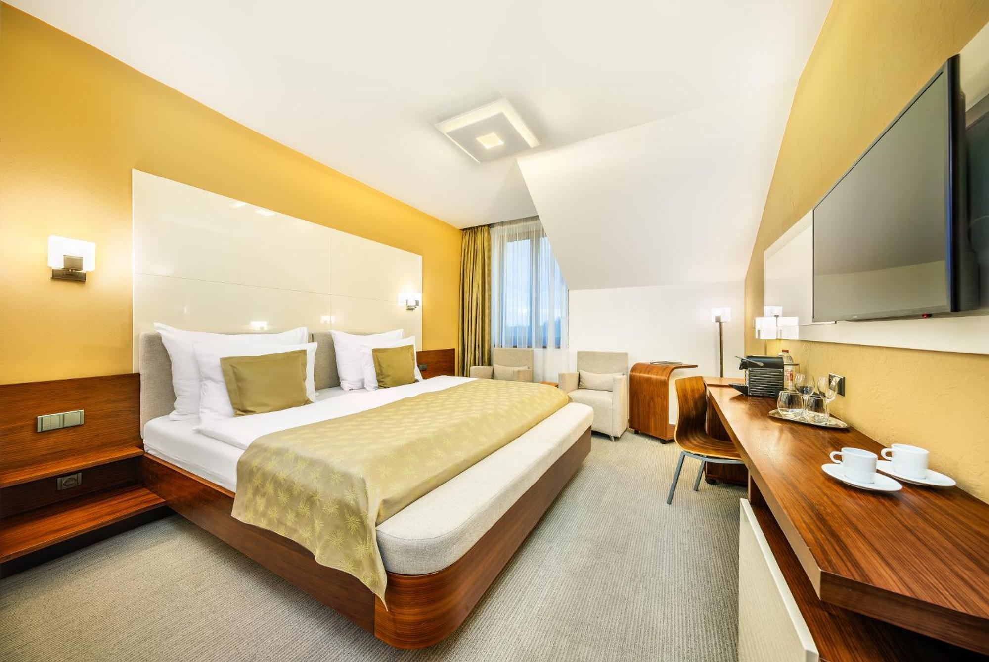Wellness Hotel Diamant Hluboká nad Vltavou Esterno foto