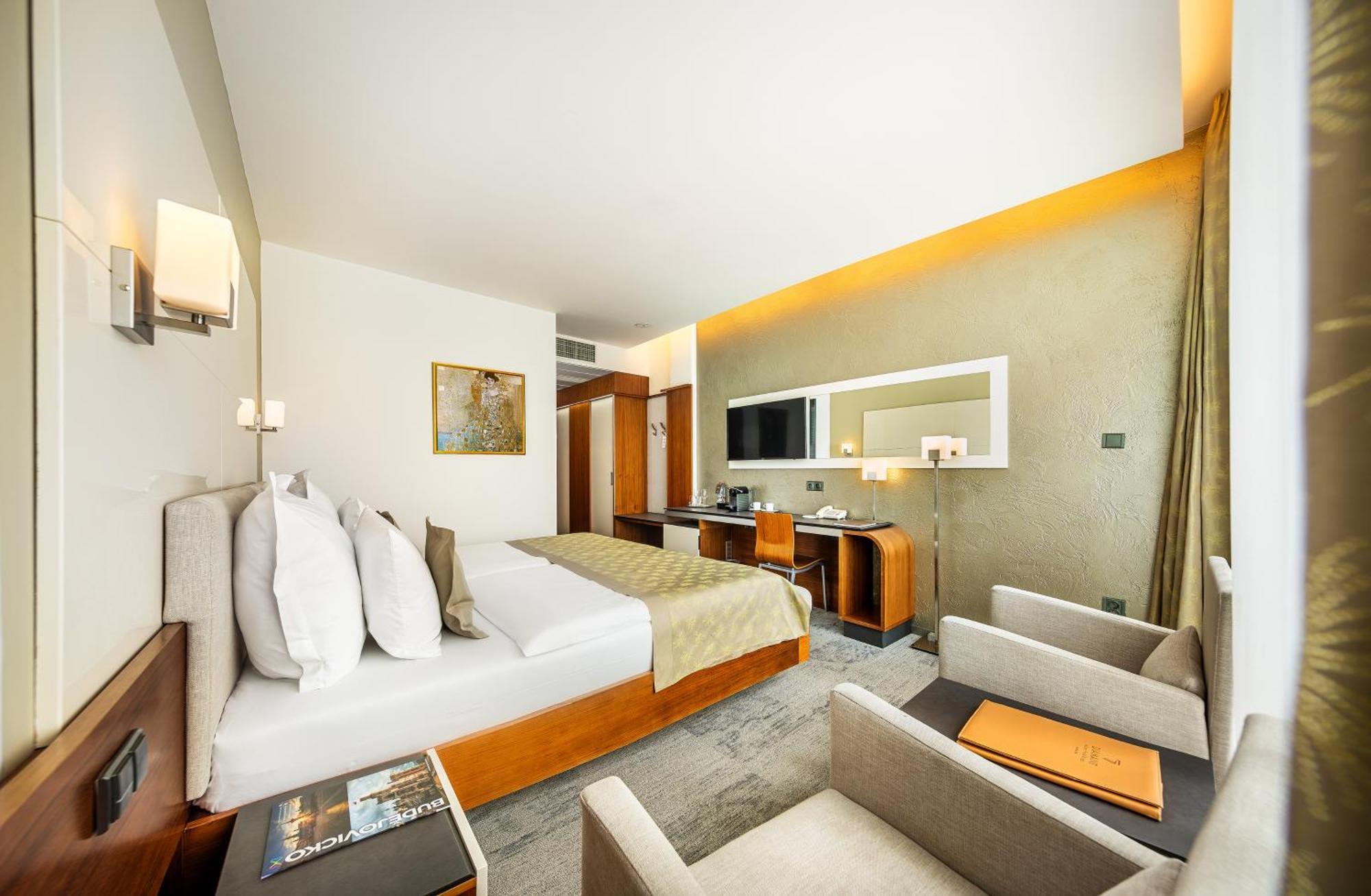 Wellness Hotel Diamant Hluboká nad Vltavou Esterno foto