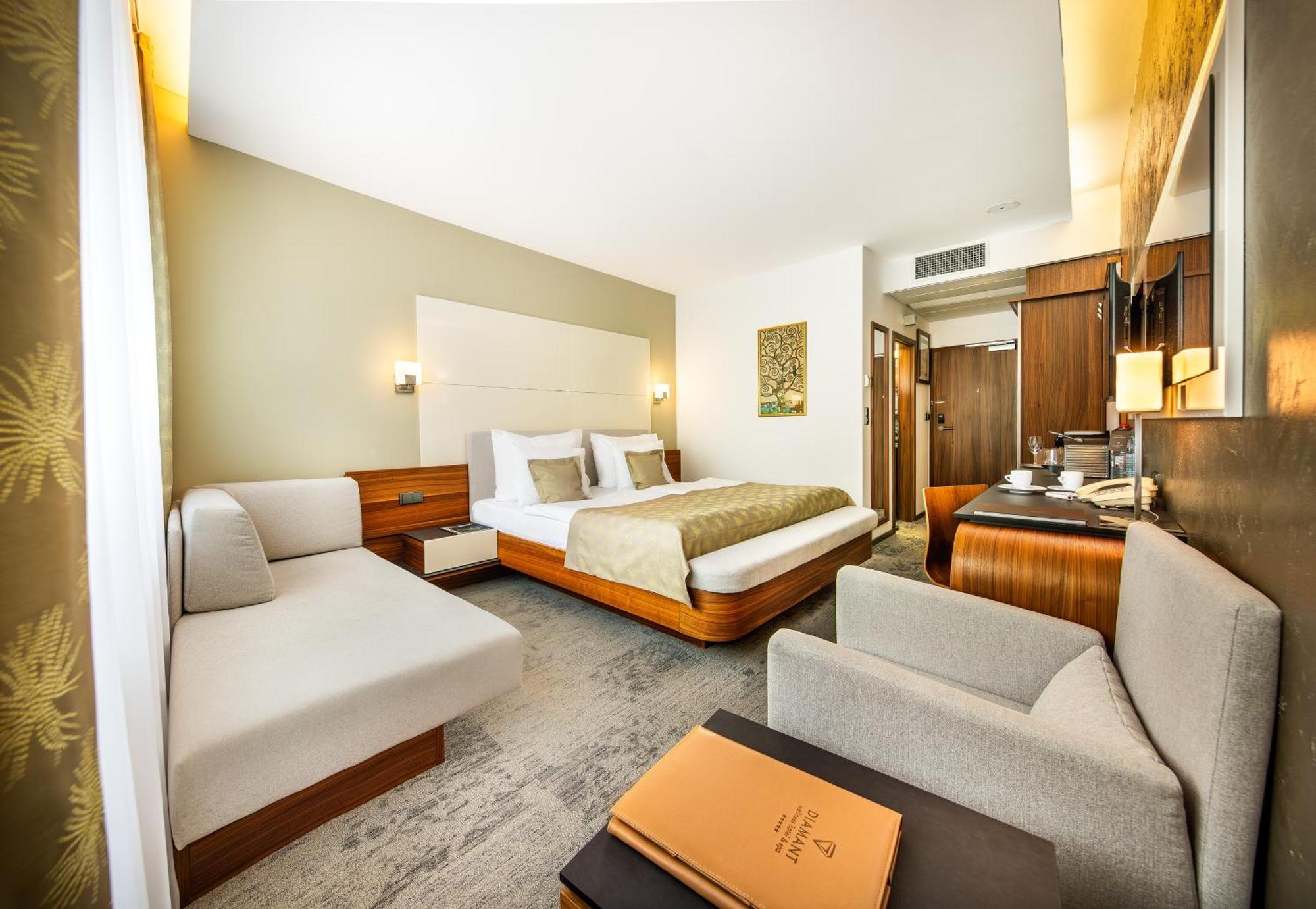 Wellness Hotel Diamant Hluboká nad Vltavou Esterno foto