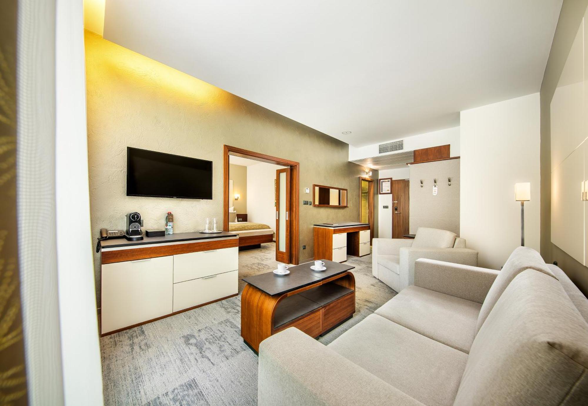 Wellness Hotel Diamant Hluboká nad Vltavou Esterno foto