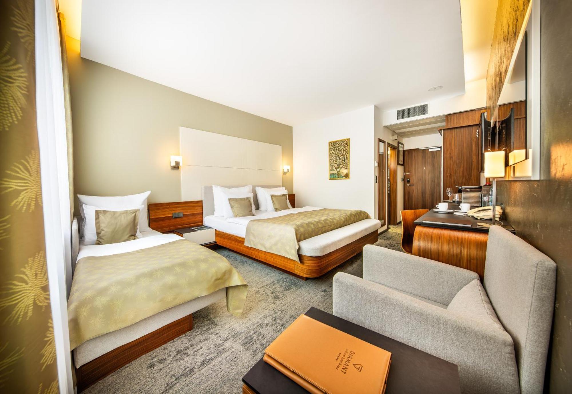 Wellness Hotel Diamant Hluboká nad Vltavou Esterno foto
